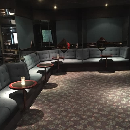 Ompolstring af stor sofa restaurant nær Middelfart